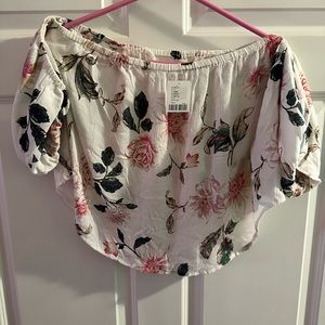 Pretty women’s Off shoulder top large